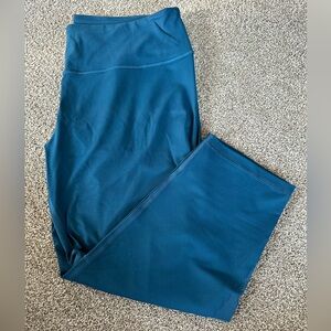 Victorias Secret Knockout Tight Capri